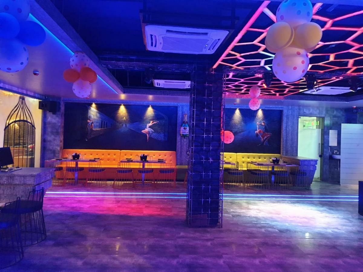 Hotel Virat Ambe Sports Club Ulhāsnagar Zewnętrze zdjęcie